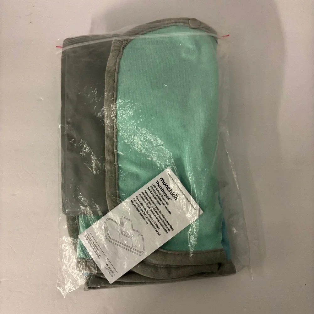 Munchkin TheraBurpee Infant Burp Cloth & Gel Pack Colic Fever Relief Teal